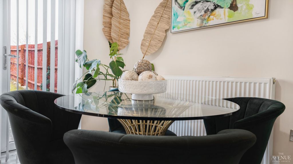 Property photo 3 of 19 4849565