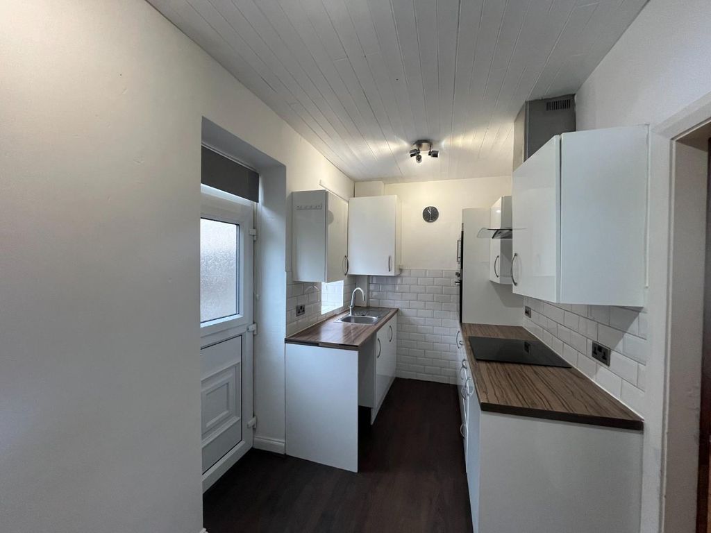 Property photo 2 of 10 Kitchen Diner