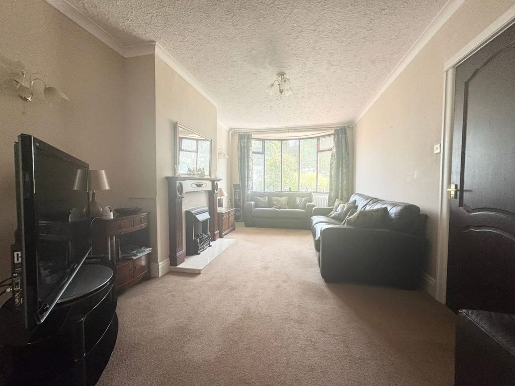 Property photo 3 of 16 Img_3511