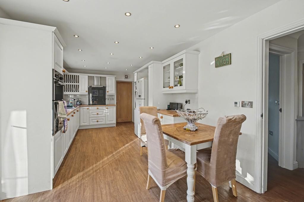 Property photo 3 of 27 Photo 3