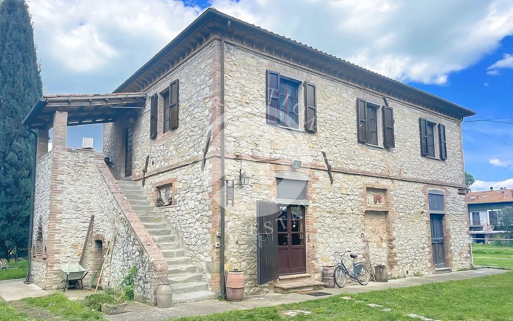 Property photo 2 of 22