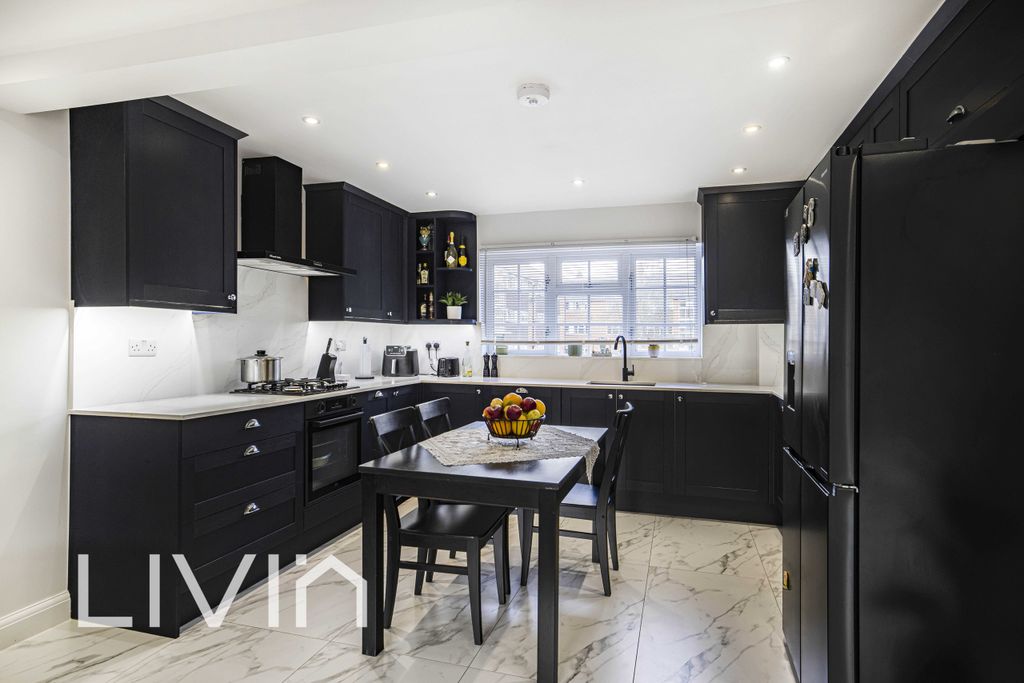 Property photo 2 of 21 120A7474