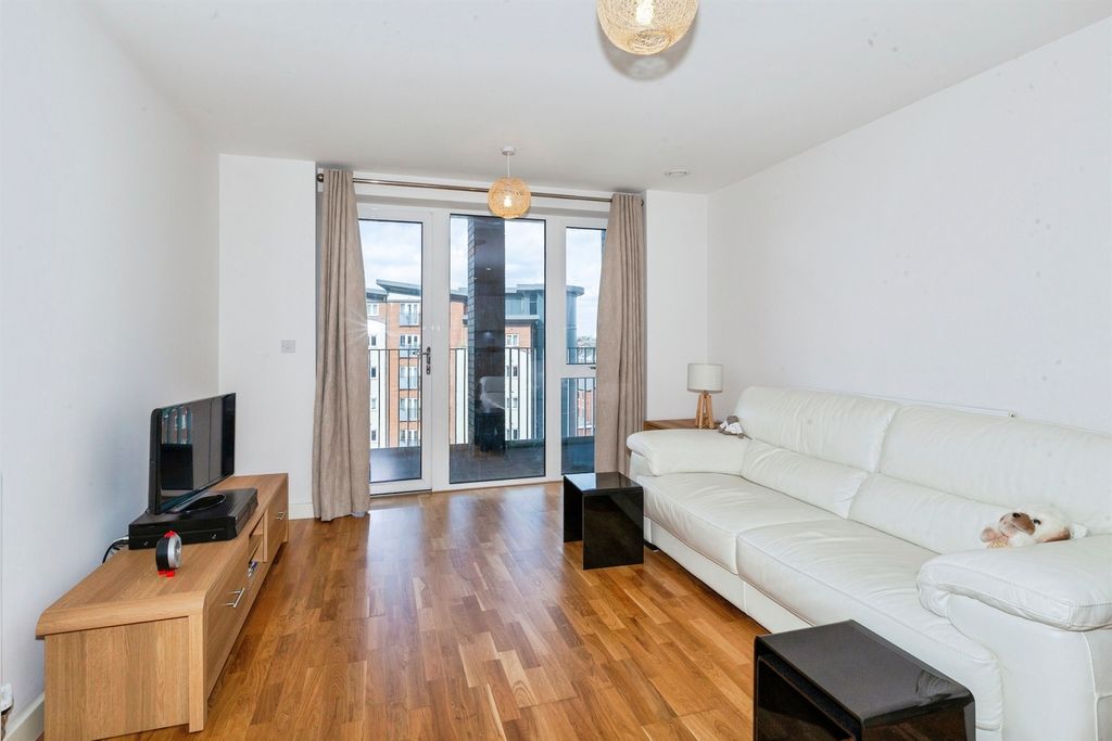 Property photo 2 of 10