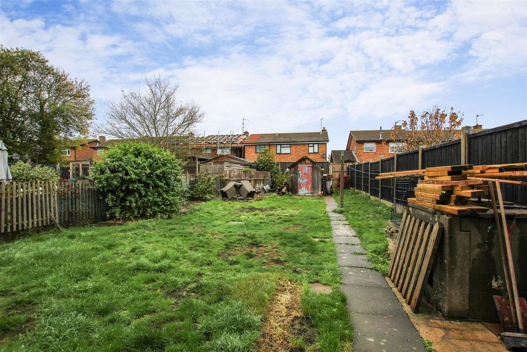 Property photo 2 of 14 Garden