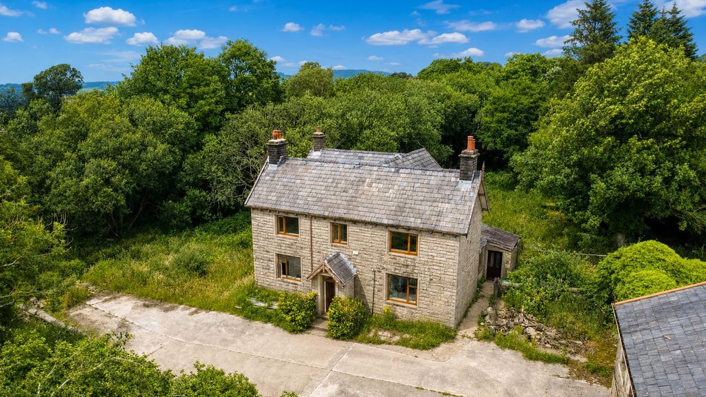 Property photo 1 of 2