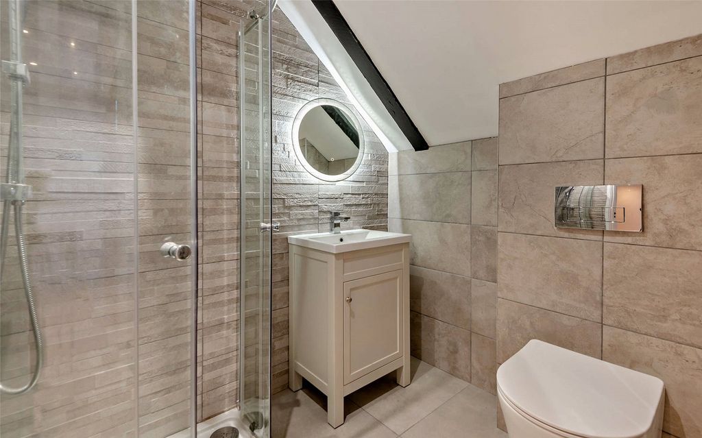 Property photo 3 of 10 90A Alma Road
