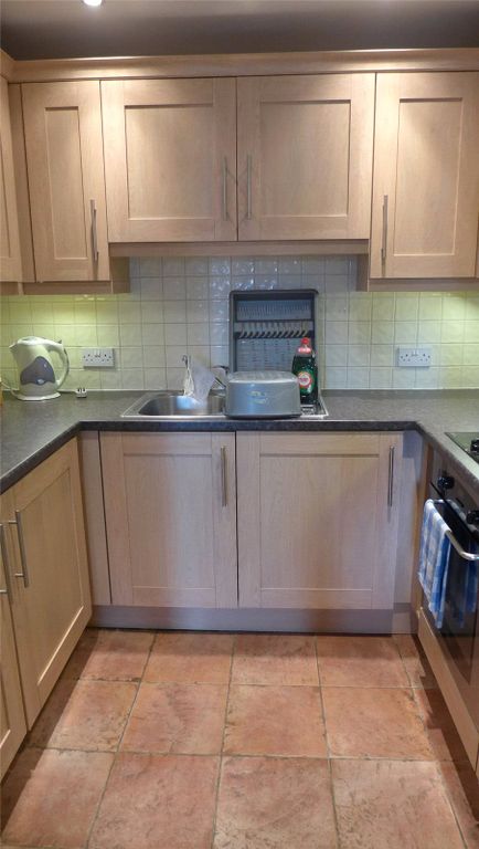 Property photo 2 of 9 Picture No. 11