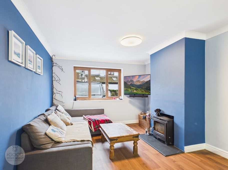 Property photo 2 of 8