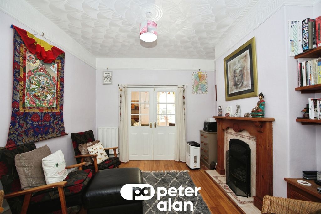 Property photo 2 of 23