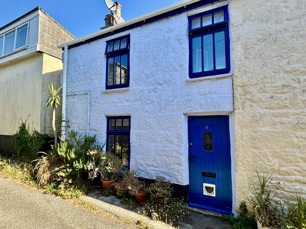 Property photo 1 of 9 1 Bedroom Mid Terrace Cottage Sale