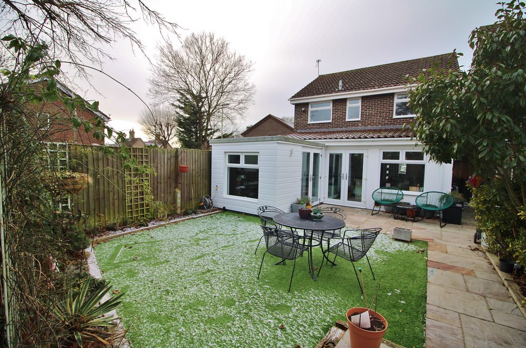 Property photo 2 of 20