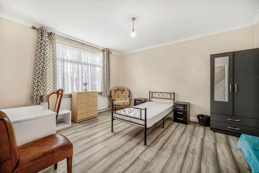 Property photo 2 of 5