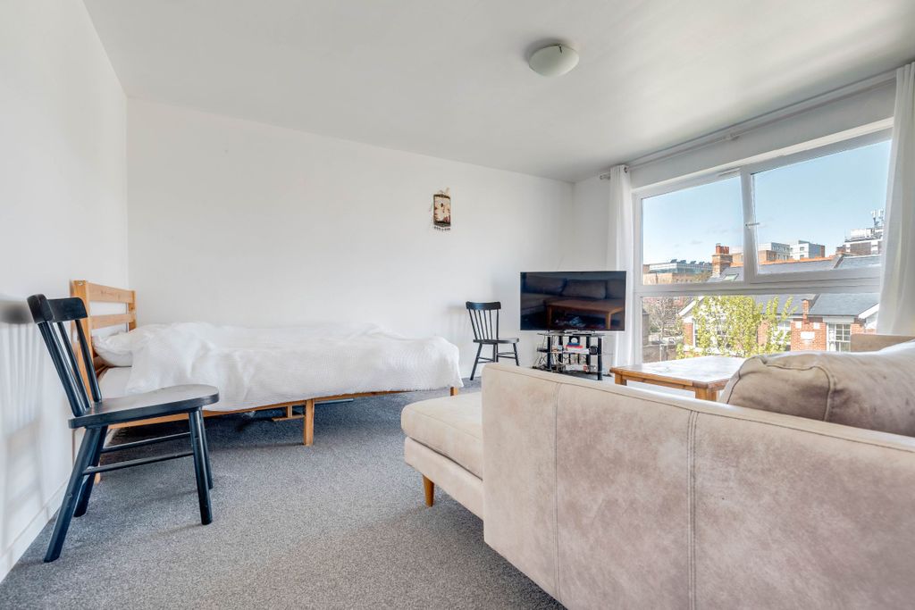 Property photo 3 of 8