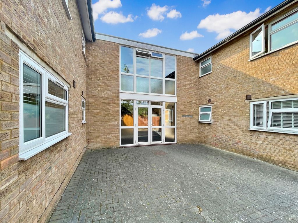 Property photo 2 of 8 4478003