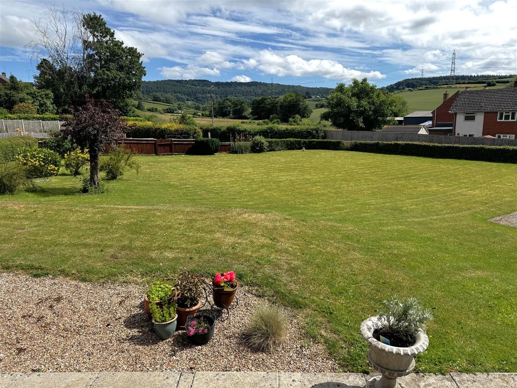 Property photo 2 of 26