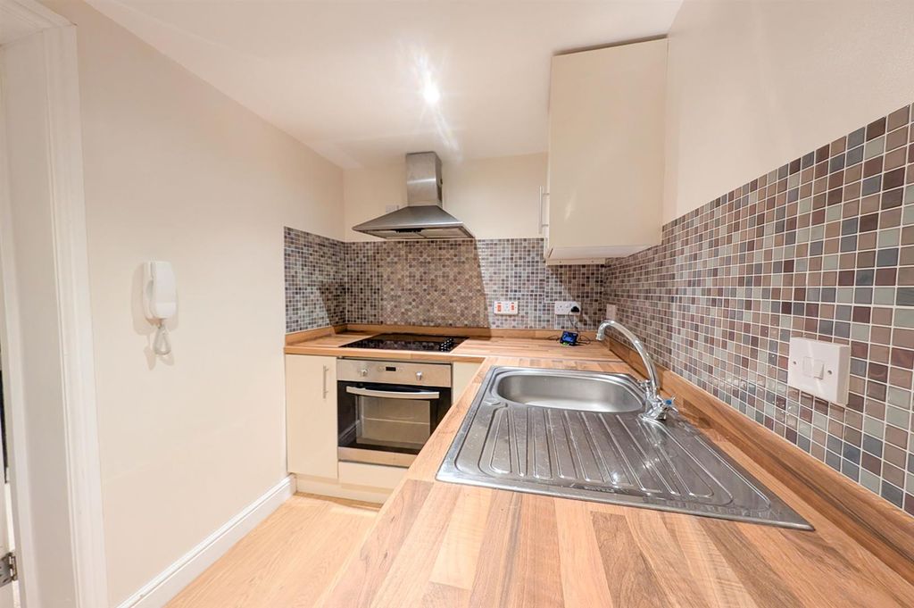 Property photo 2 of 6 Pxl_20260113_154408500.Raw-01.Cover.Jpg