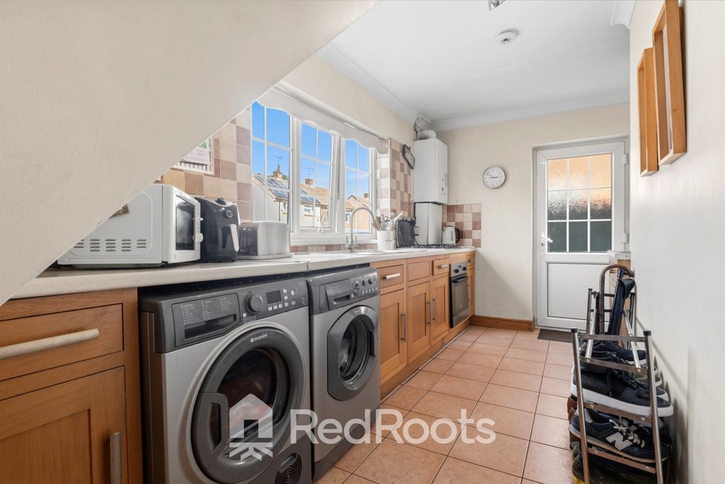 Property photo 2 of 16 5376612
