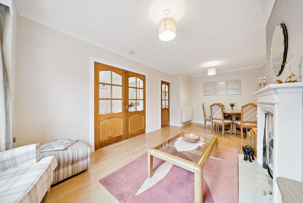 Property photo 3 of 24