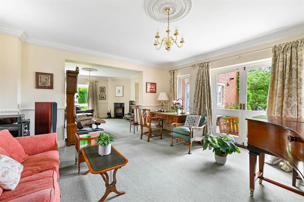 Property photo 3 of 28 19.Jpg