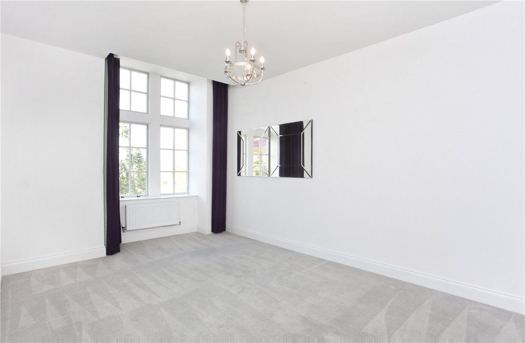 Property photo 3 of 8 Picture No. 02