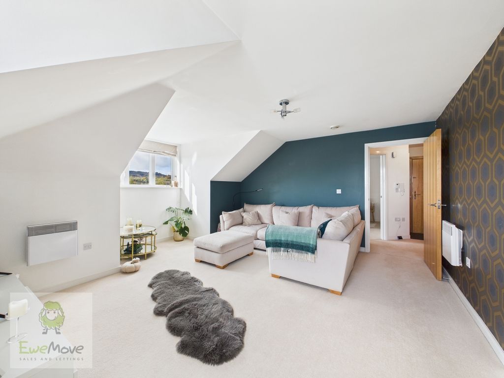 Property photo 2 of 11 Living Dining Room