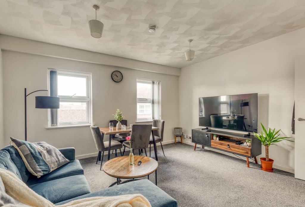 Property photo 3 of 22