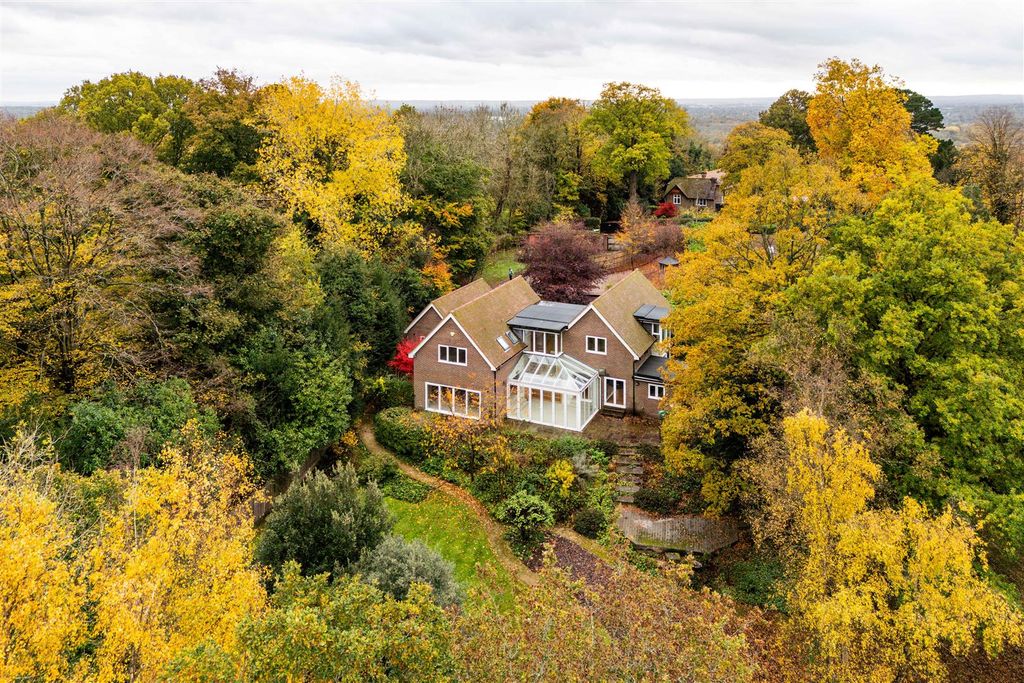 Property photo 1 of 32