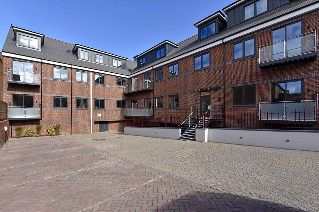 Property photo 2 of 16 Picture No. 02