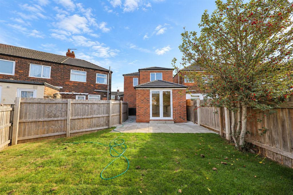Property photo 3 of 19
