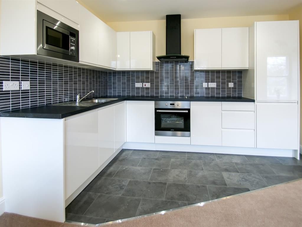 Property photo 1 of 7 Kitchen