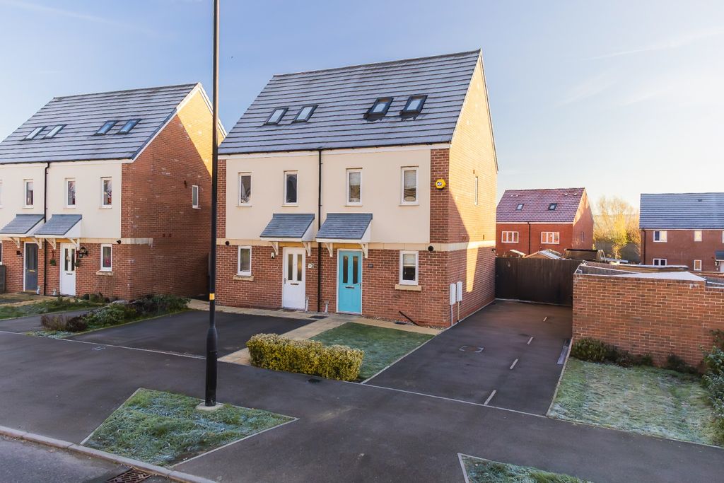 Property photo 1 of 25 4692570