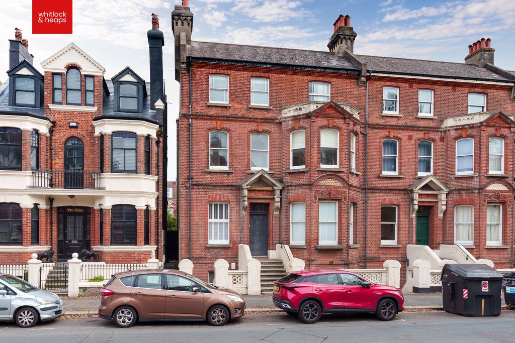 Property photo 1 of 12 Front