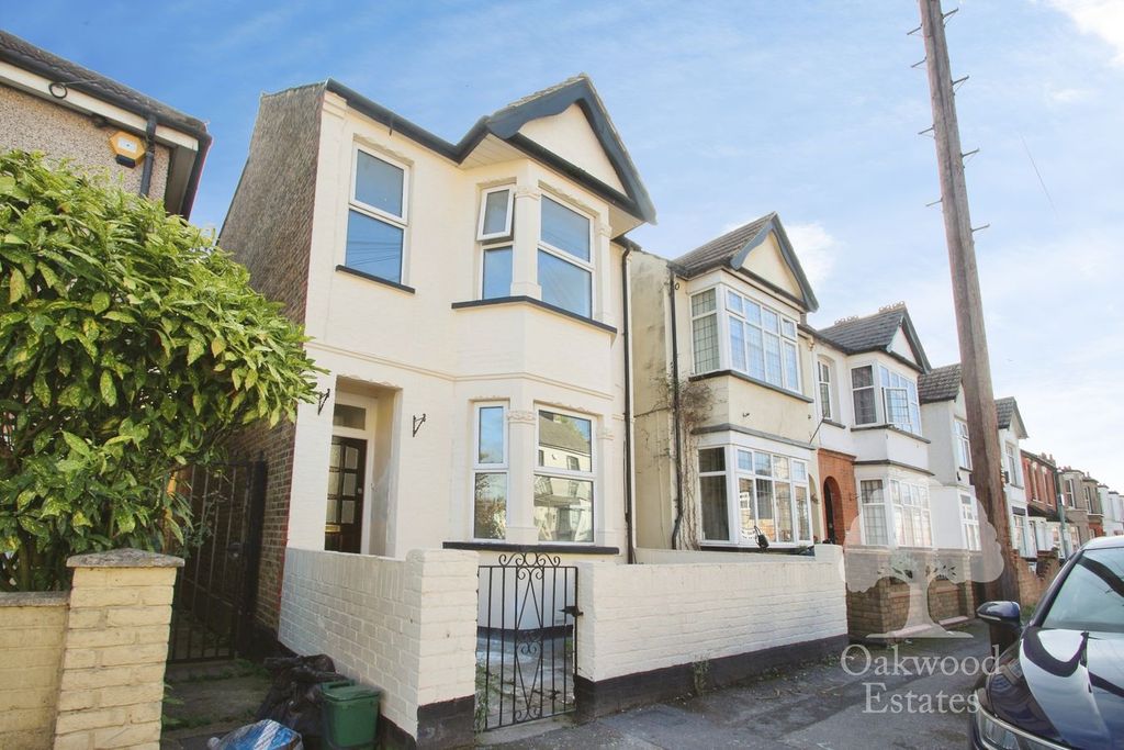 Property photo 1 of 23