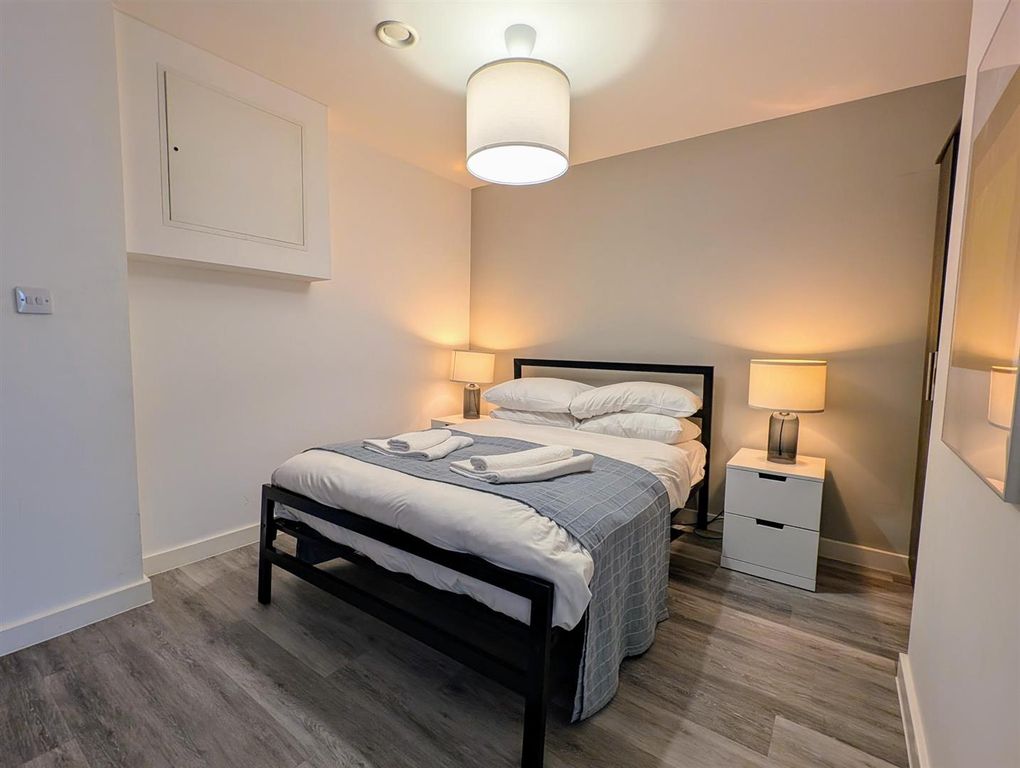 Property photo 3 of 8 Studio