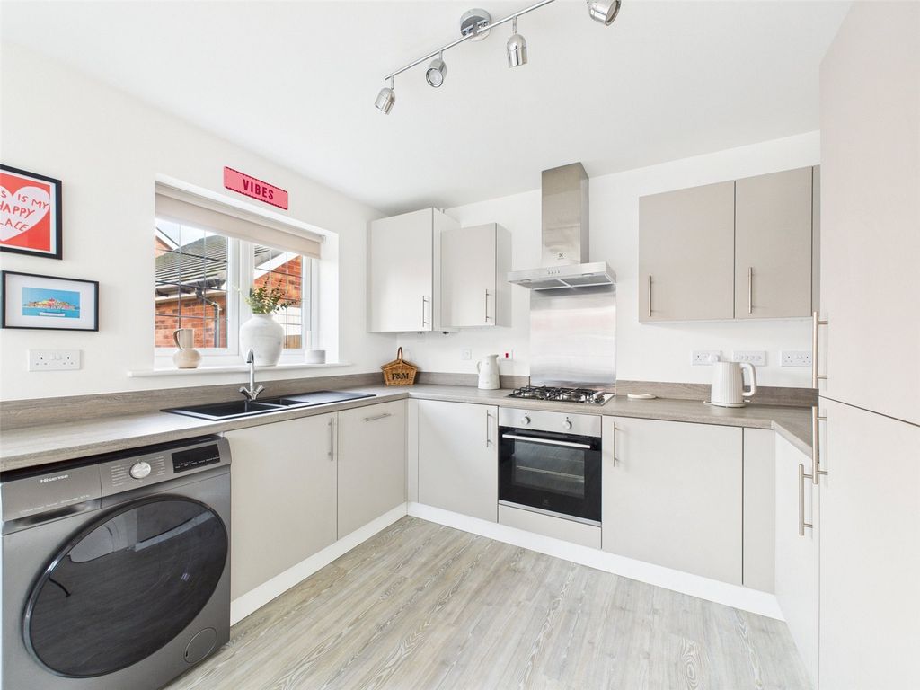 Property photo 3 of 24 Picture No. 05