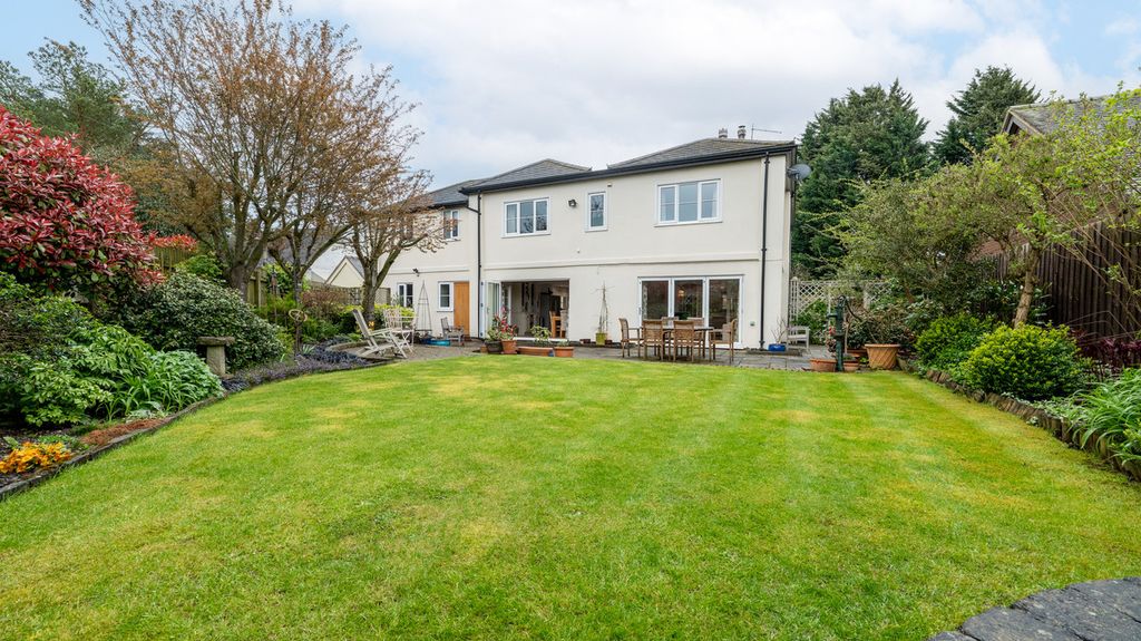 Property photo 1 of 33