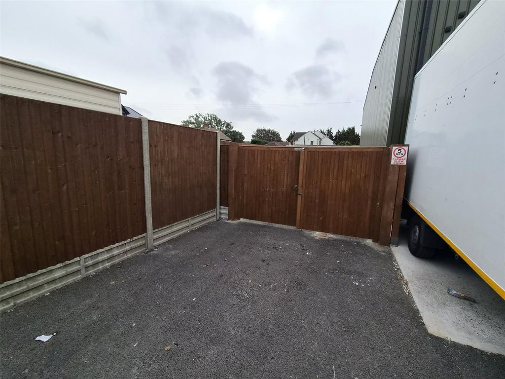 Property photo 3 of 5 Picture No. 01