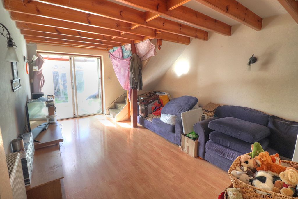 Property photo 2 of 10 Lounge