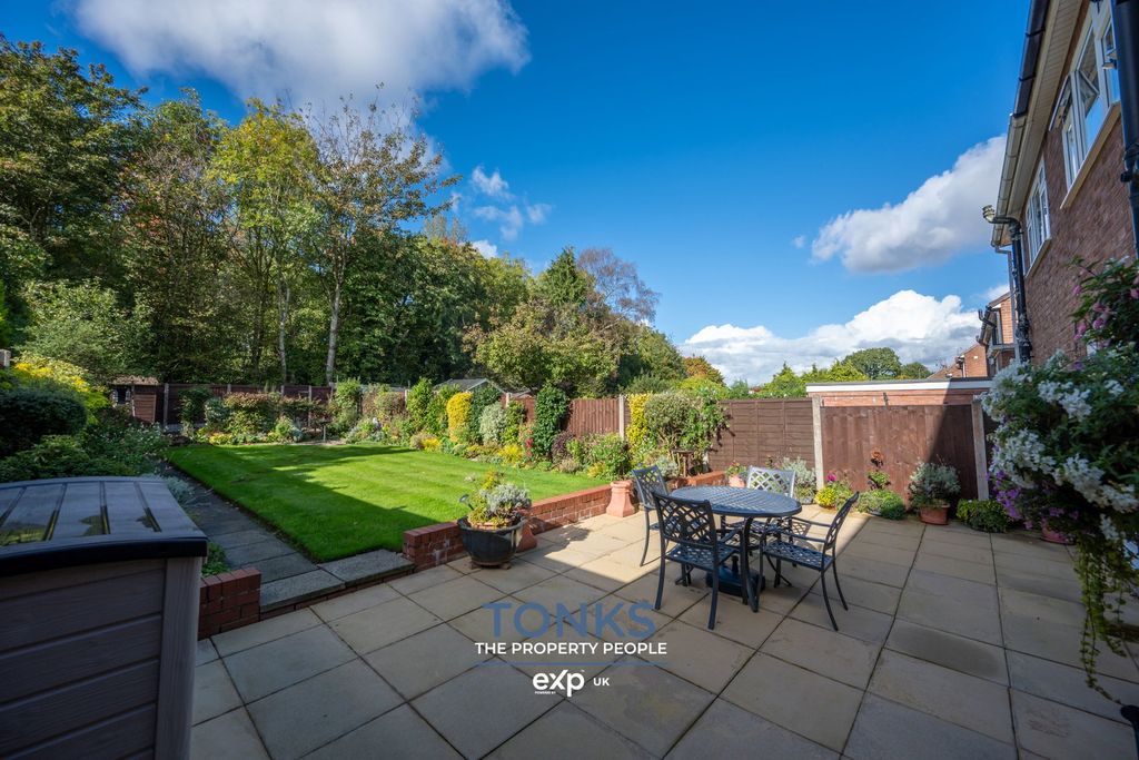 Property photo 2 of 24