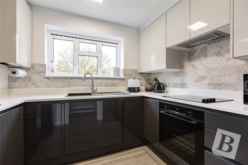 Property photo 2 of 14 Kitchen