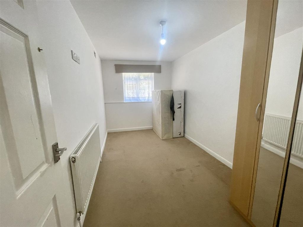 Property photo 2 of 4 Stations:
