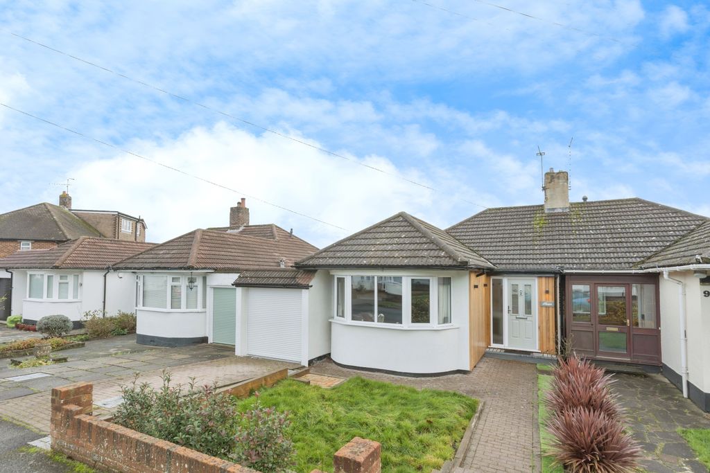 Property photo 3 of 20 1-52