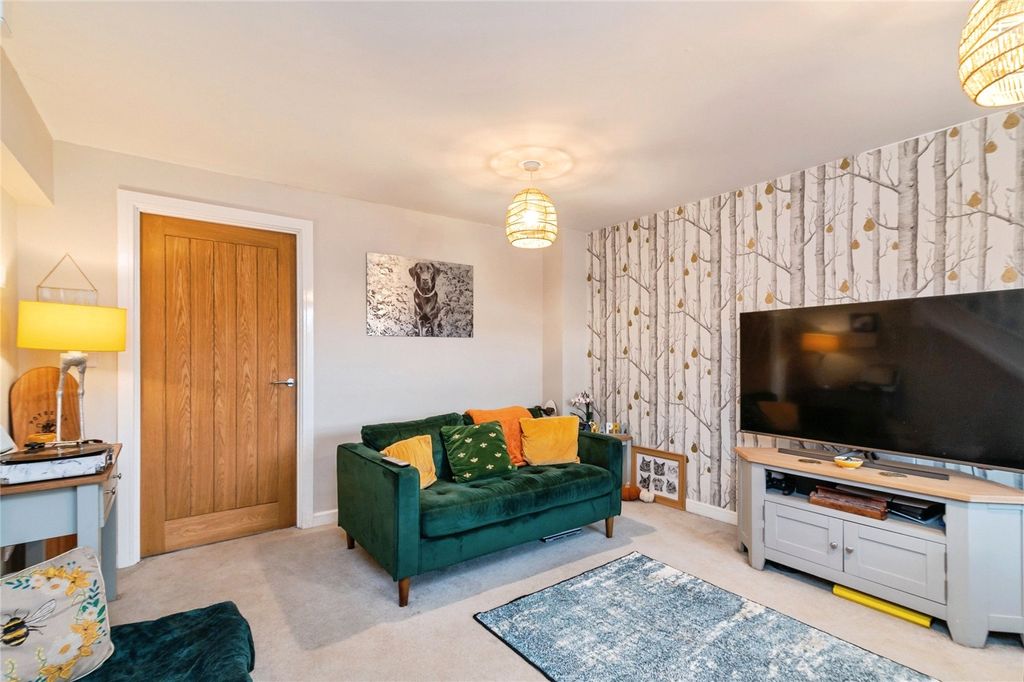 Property photo 2 of 23 Picture No. 20