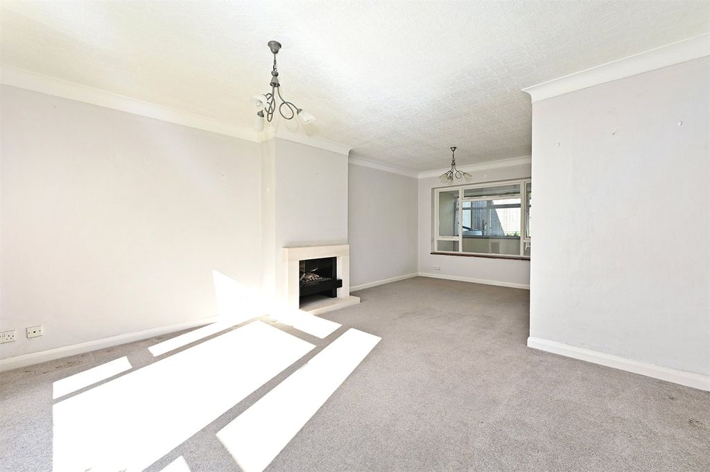 Property photo 2 of 15 Picture No. 12