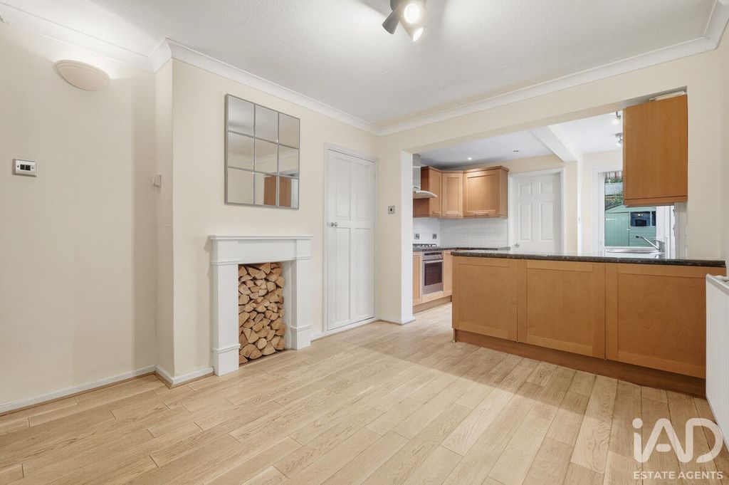 Property photo 3 of 18