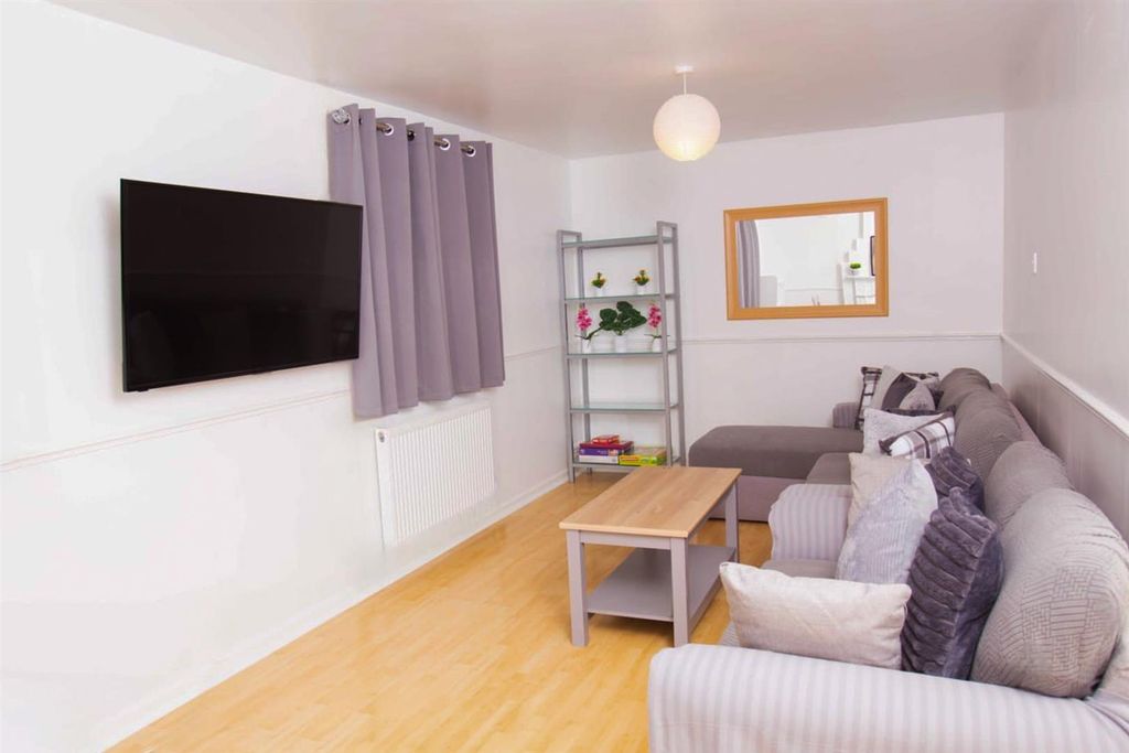 Property photo 2 of 11 Lounge2-2.Jpg