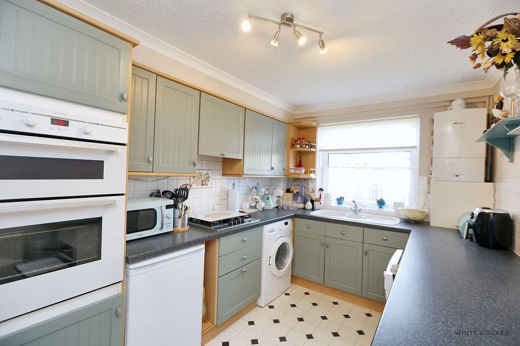 Property photo 2 of 9