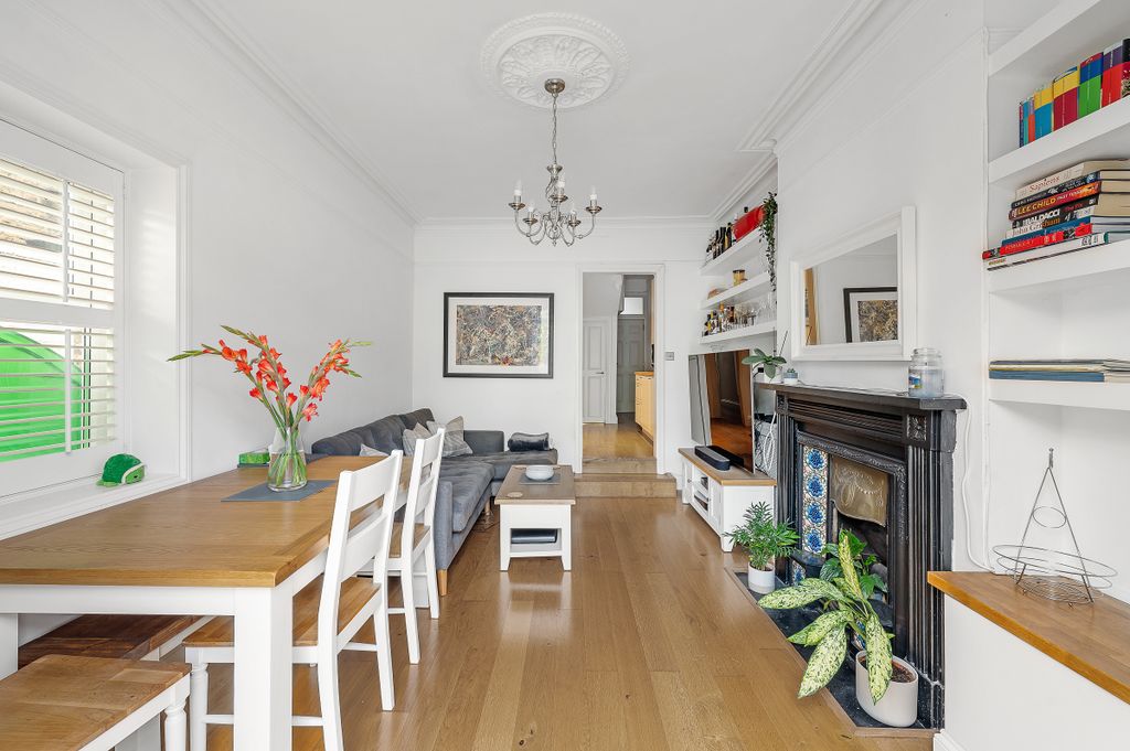 Property photo 3 of 18 10A Tantallon Road-2