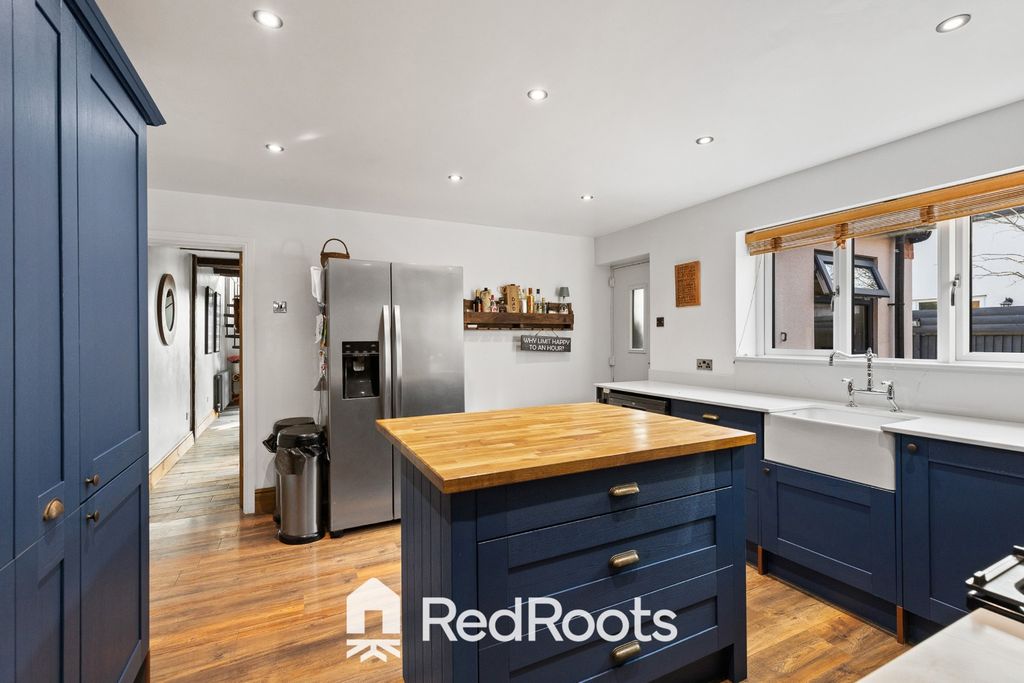 Property photo 2 of 42 4903043