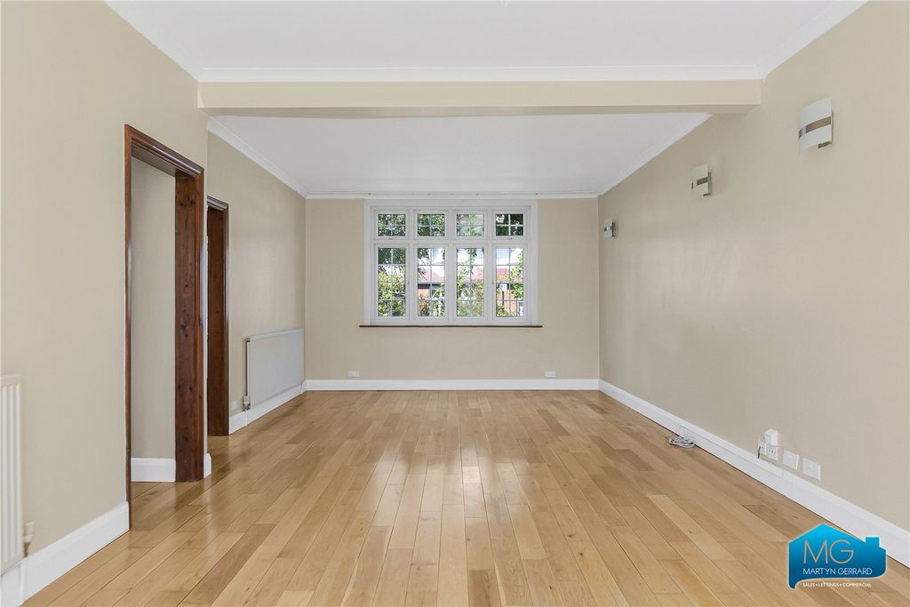 Property photo 3 of 18 Picture No. 16